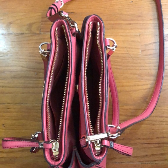 Handbag - Picture 2 of 3